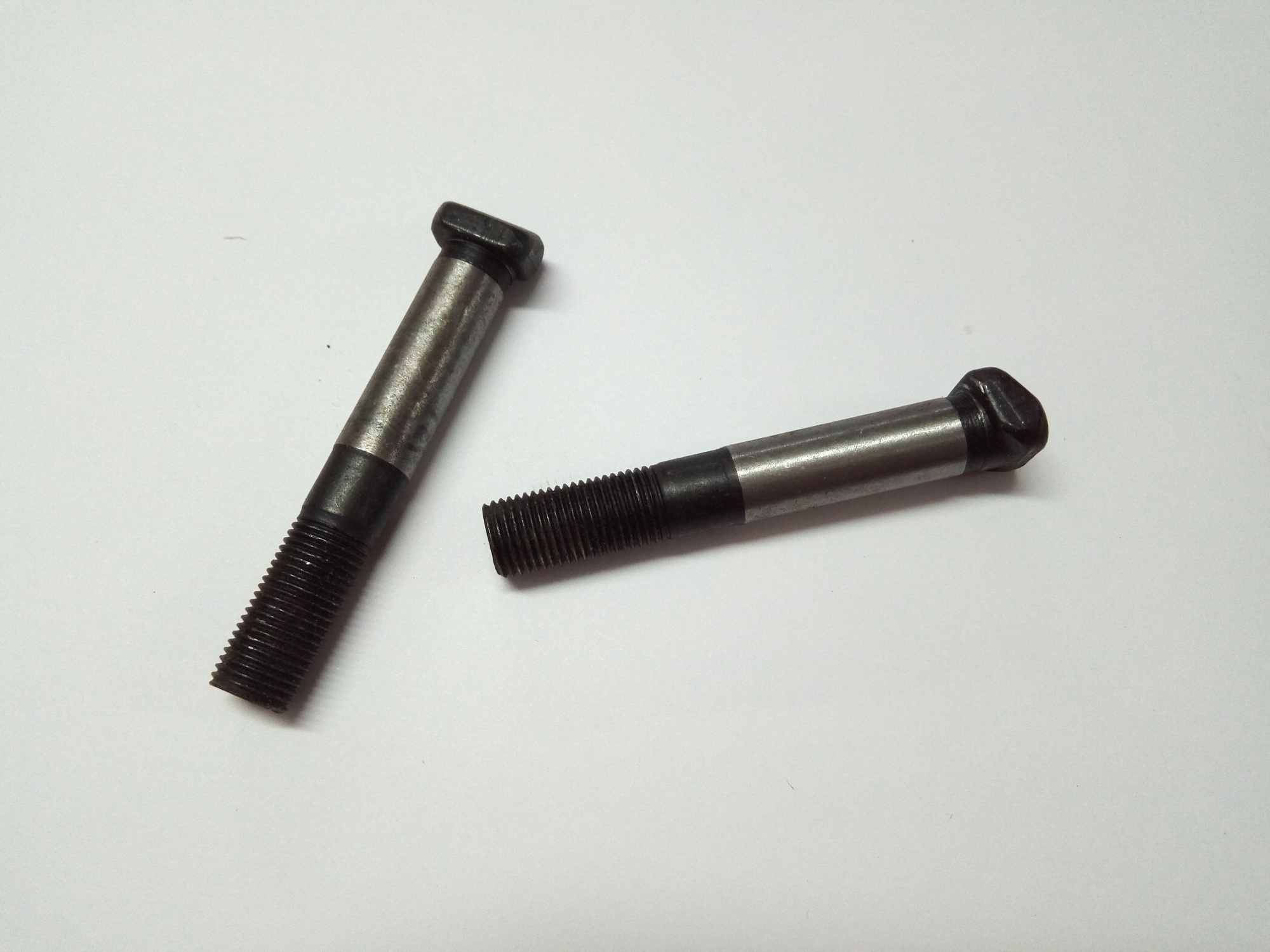 Болт шатуна 130 130-1004062-20 болт шатуна 130  130-1004062-20 в интернет-магазине НМК